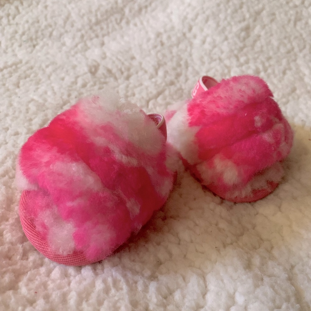 Infant Fuzzy Ugg Bright Pink Sandals size 0-1